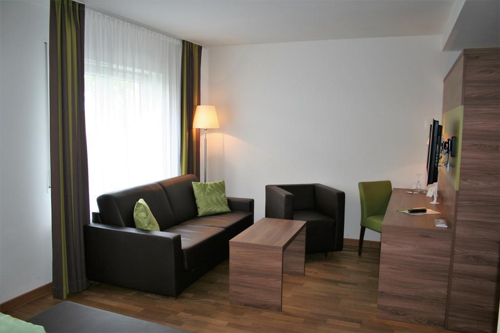 Stadthotel Bernstein Regensburg Bagian luar foto