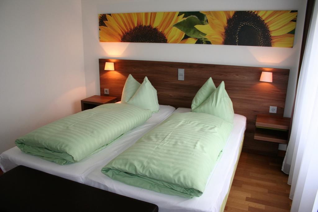 Stadthotel Bernstein Regensburg Bagian luar foto